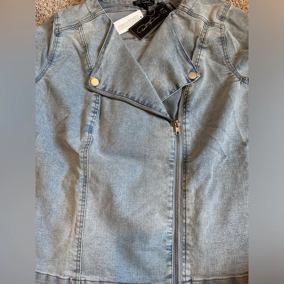 Diane Gilman Collarless Stretch Comfy Light Wash Denim Moto Jean/Jacket … - Picture 10 of 12